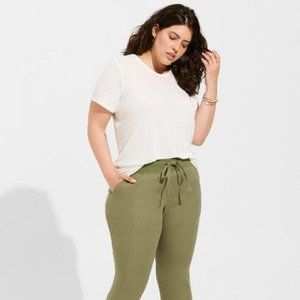 Torrid - Lightweight Linen Blend Crew Neck Tee in Cloud Dancer White